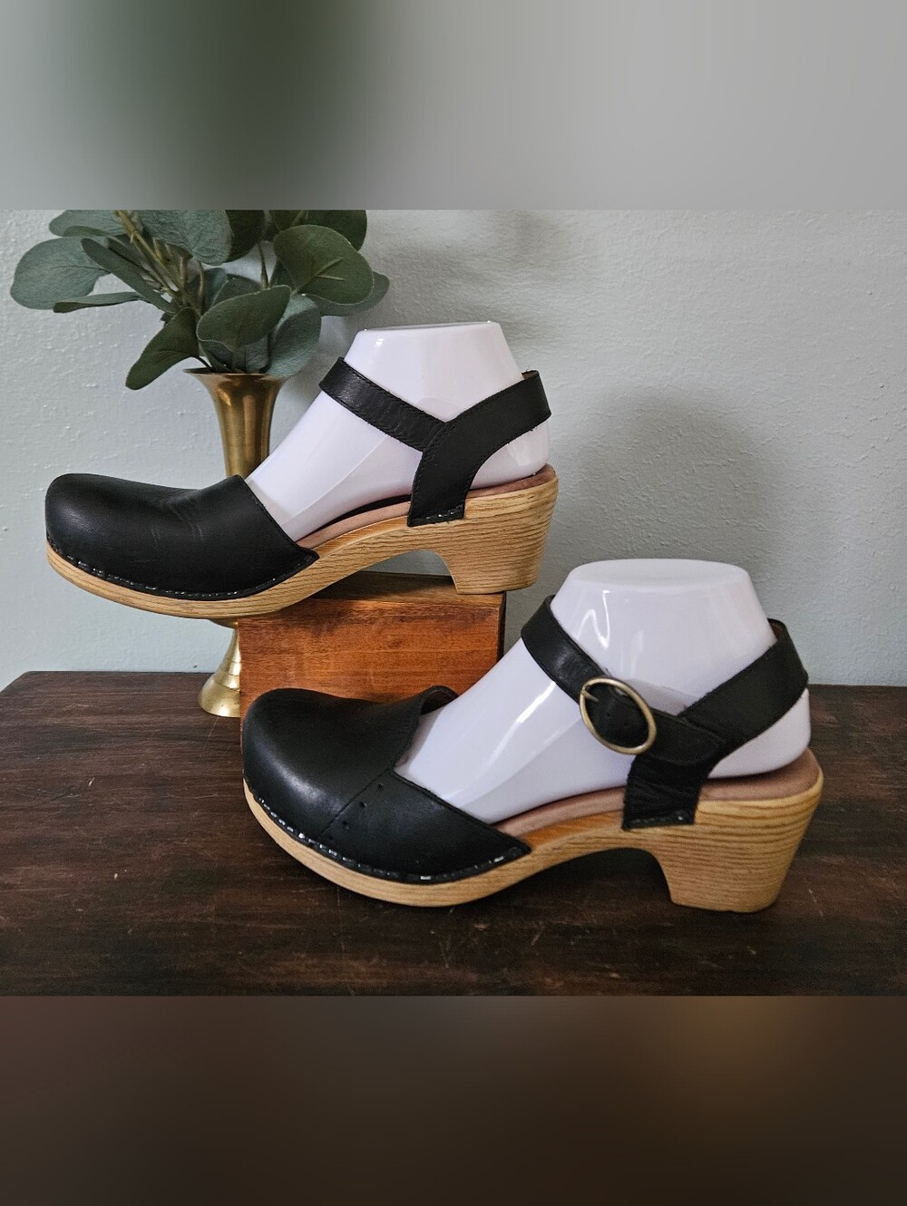 DANSKO 'Maisie' Ankle Strap Leather Size 39 Black clogs/sandals.